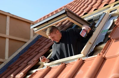 Pose de fenêtres de toit Velux à Lunegarde
